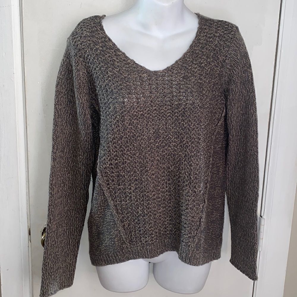 RD STYLE Grey and Ivory Knit Sweater-S